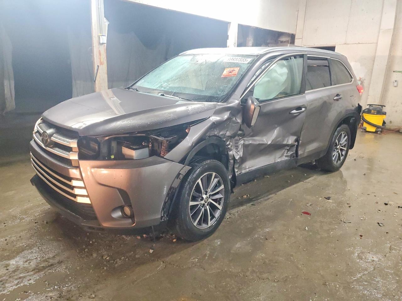 TOYOTA HIGHLANDER 2019