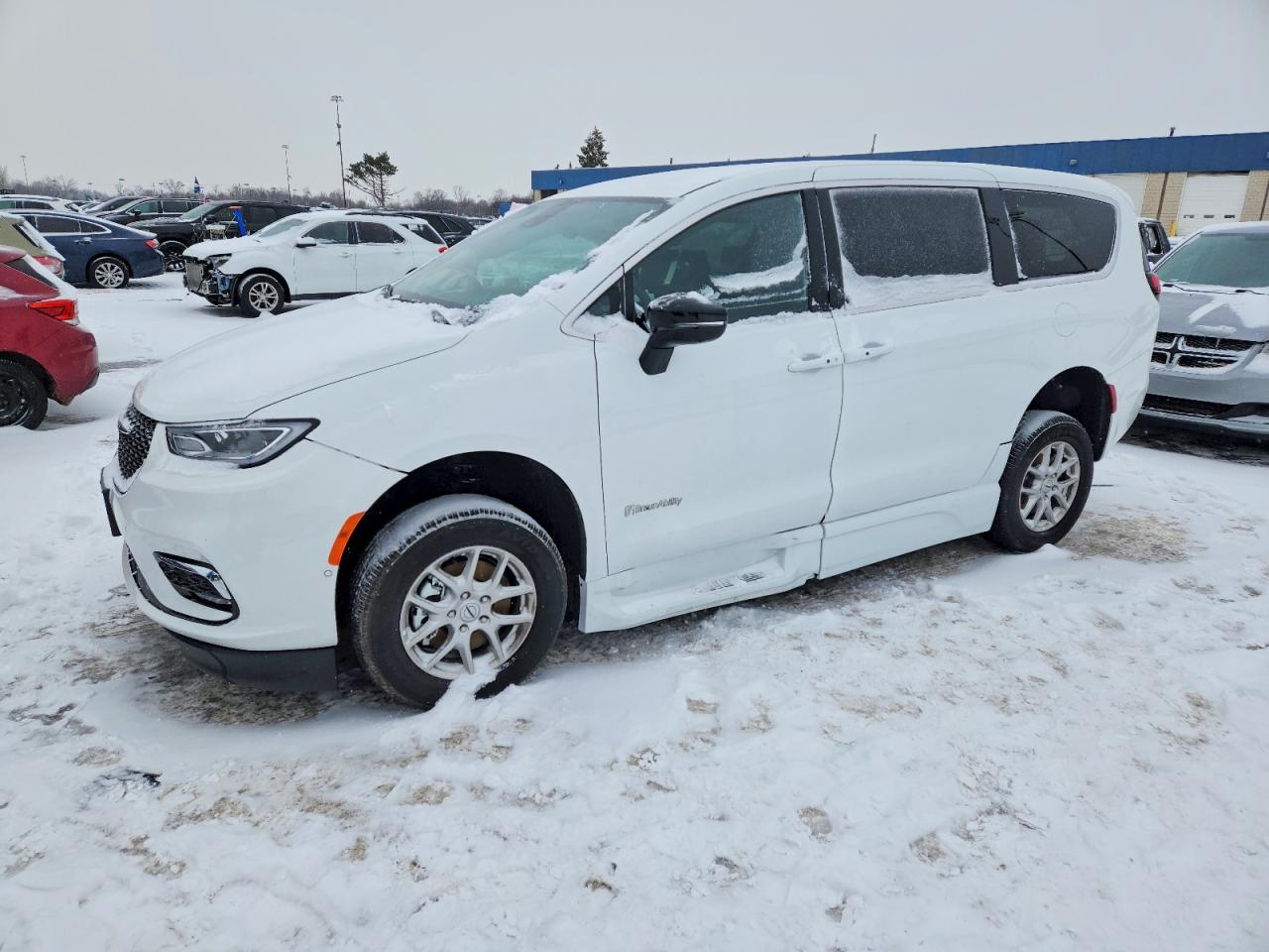 CHRYSLER PACIFICA S 2025