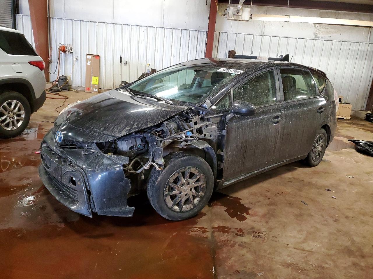 TOYOTA PRIUS V 2015