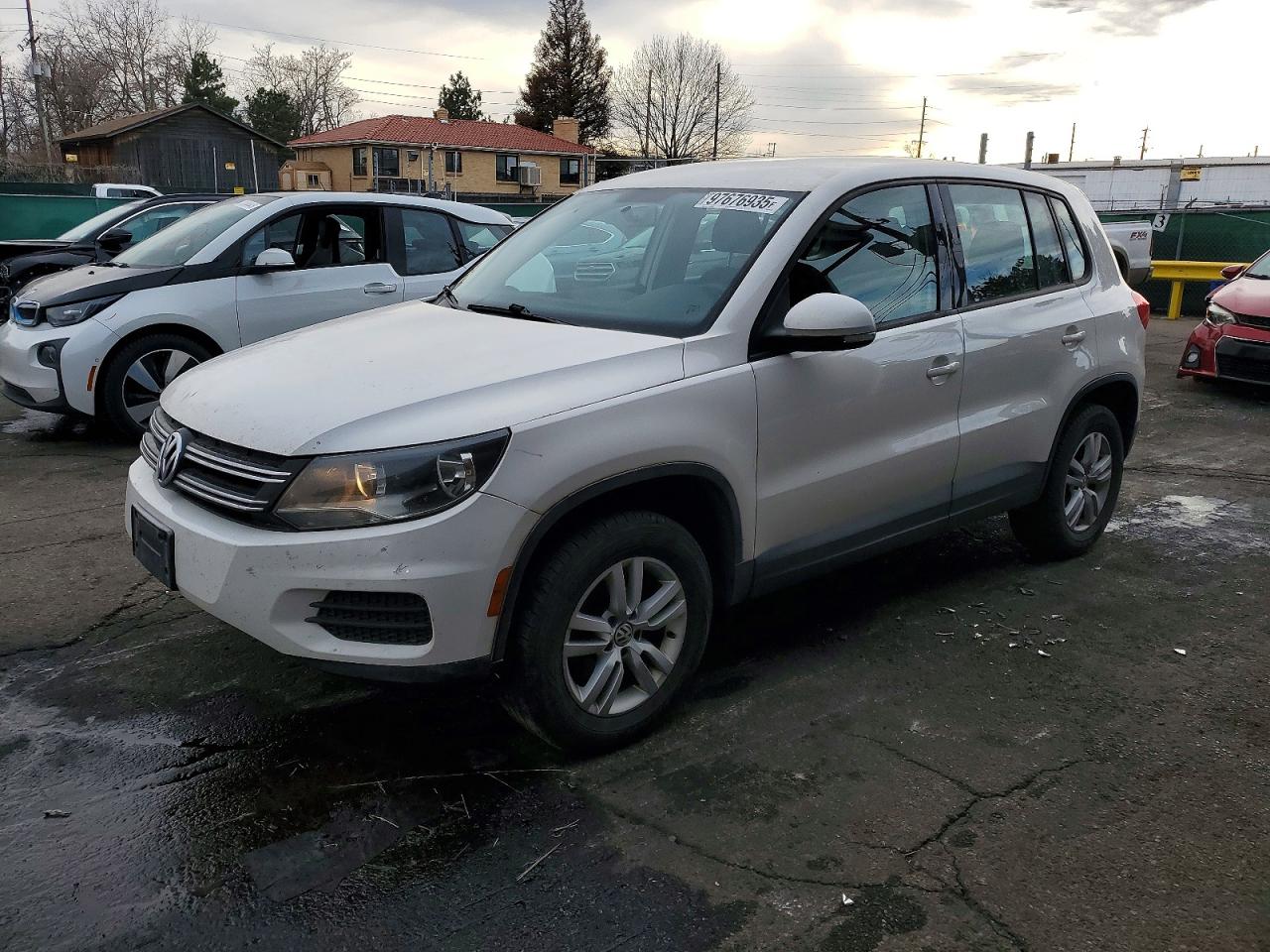VOLKSWAGEN TIGUAN S 2013
