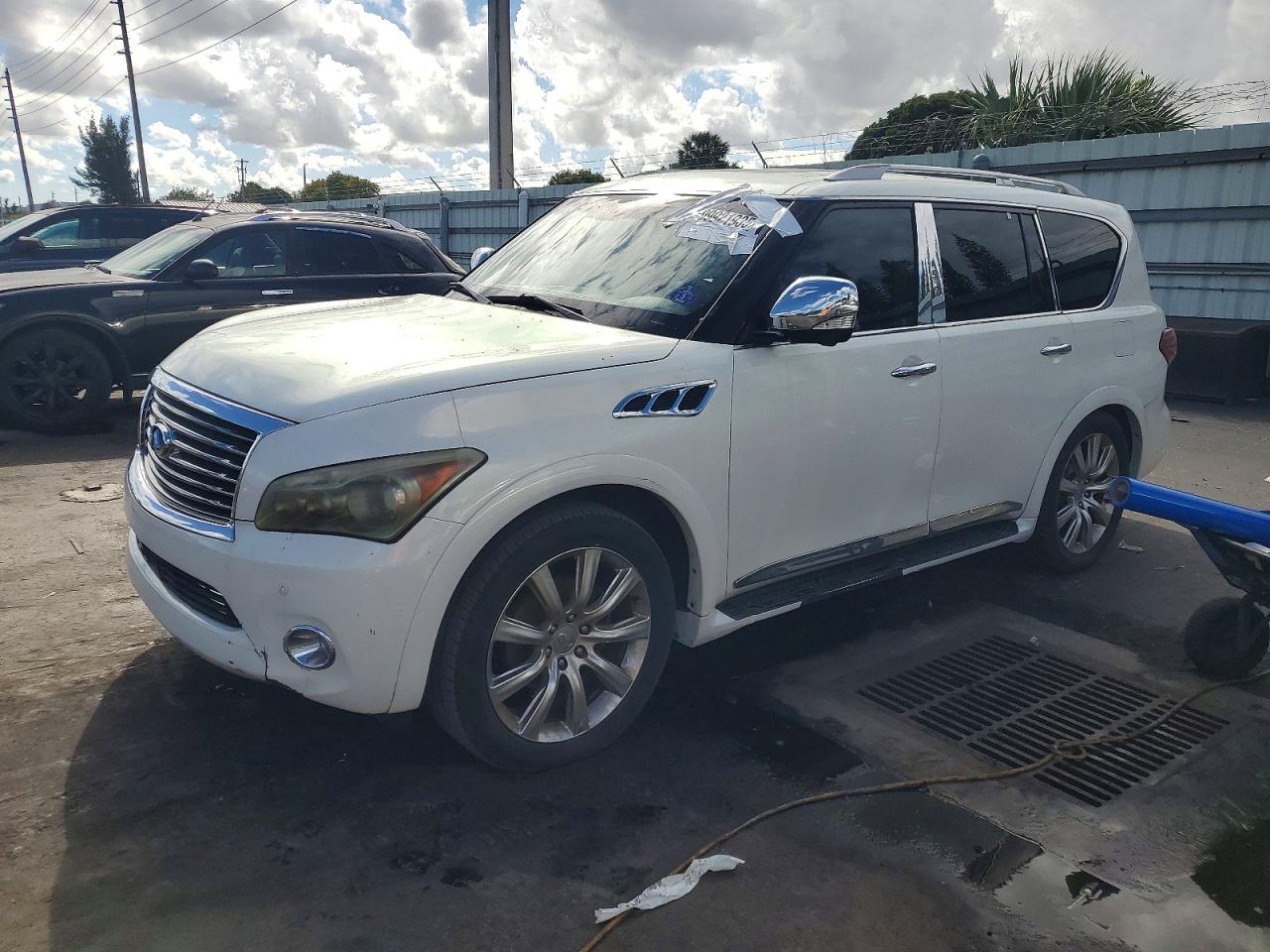 INFINITI QX56 2011