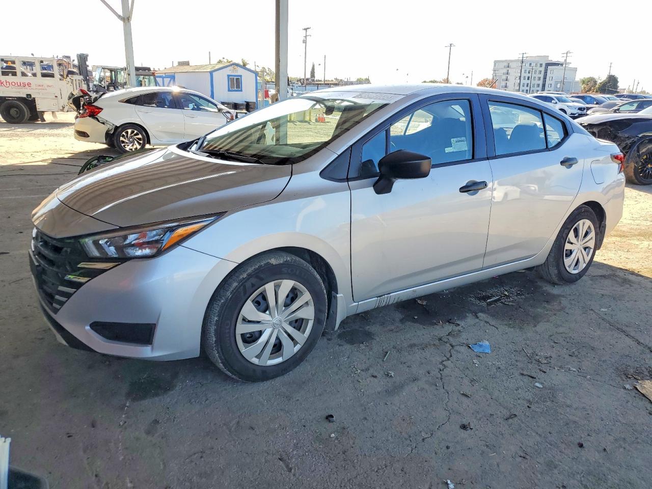 NISSAN VERSA 2025