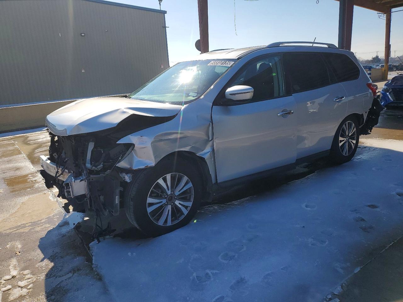 NISSAN PATHFINDER 2017