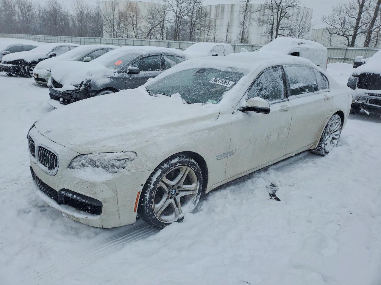 BMW 750 2015