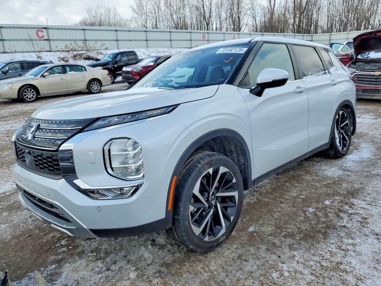 MITSUBISHI OUTLANDER 2024