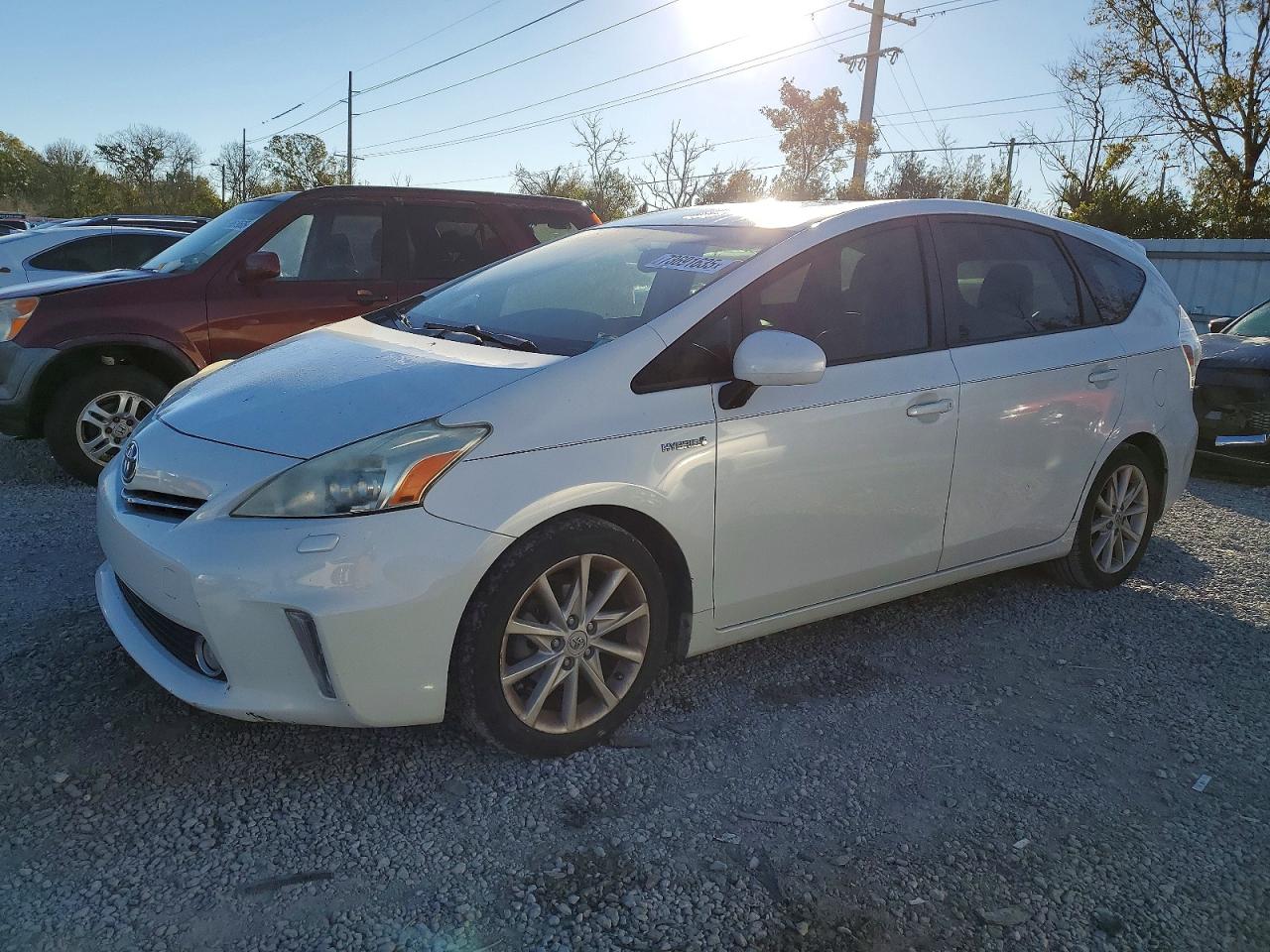 TOYOTA PRIUS V 2012