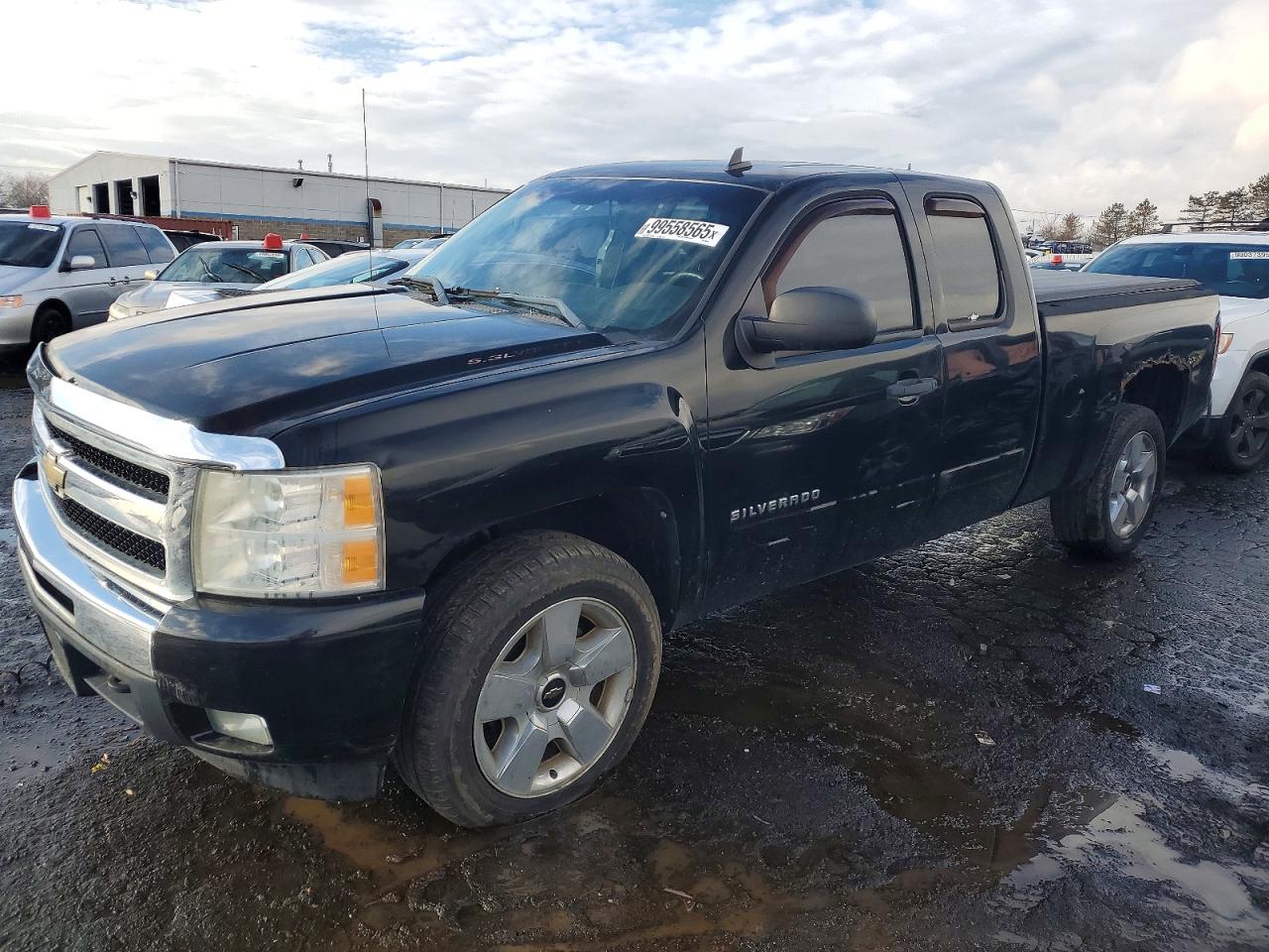 CHEVROLET SILVERADO 2011