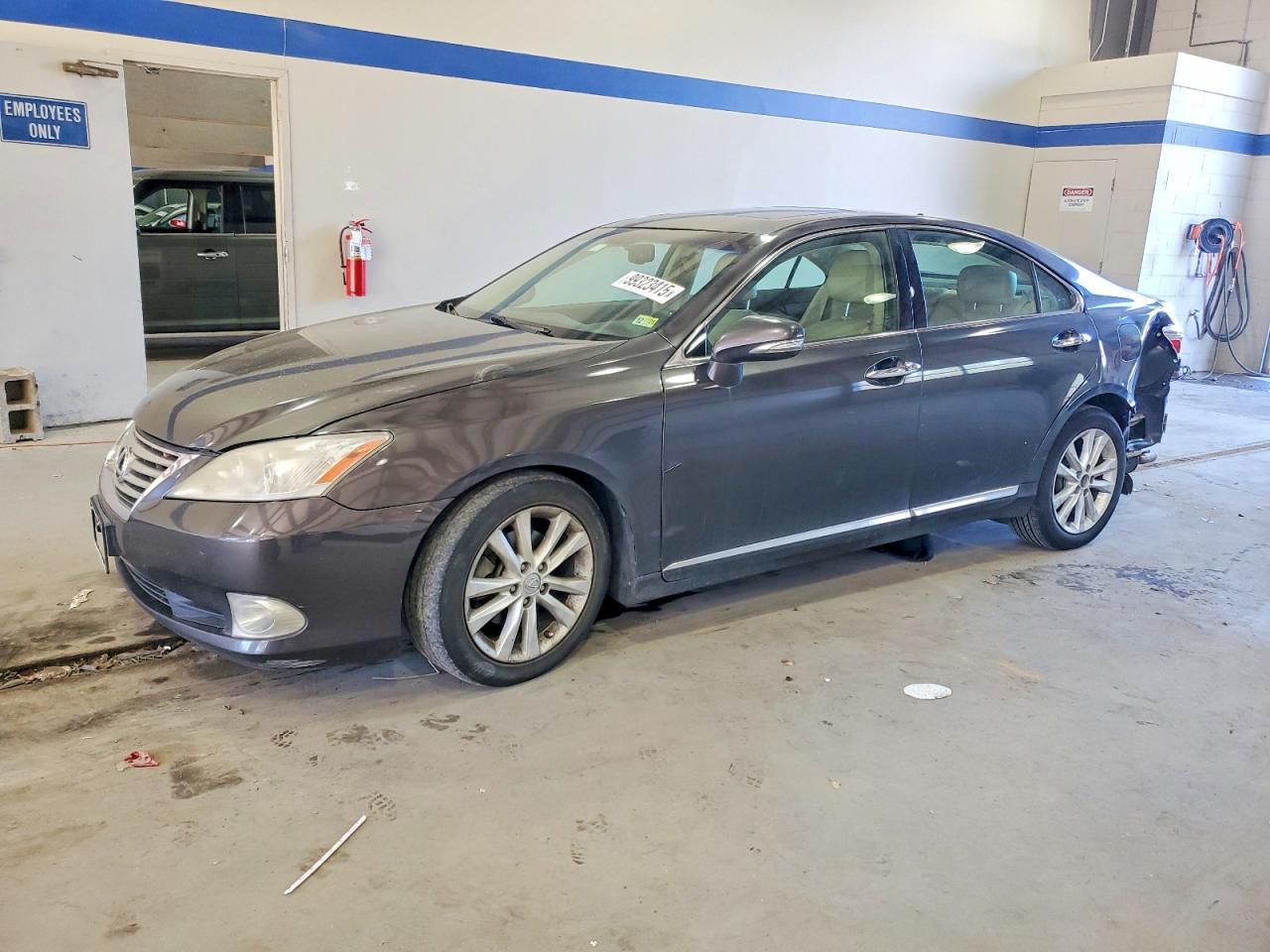 LEXUS ES 2011