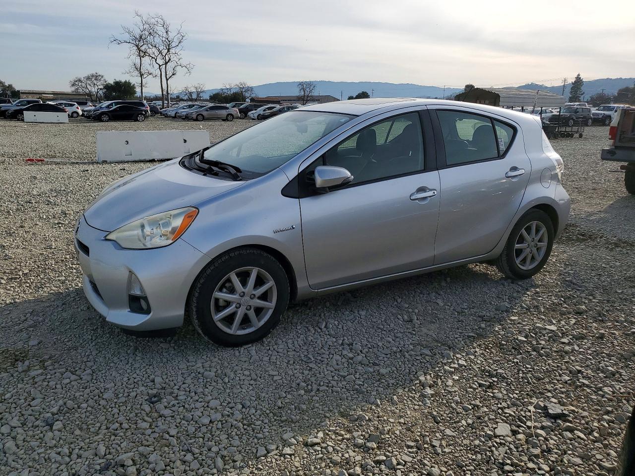 TOYOTA PRIUS C 2013
