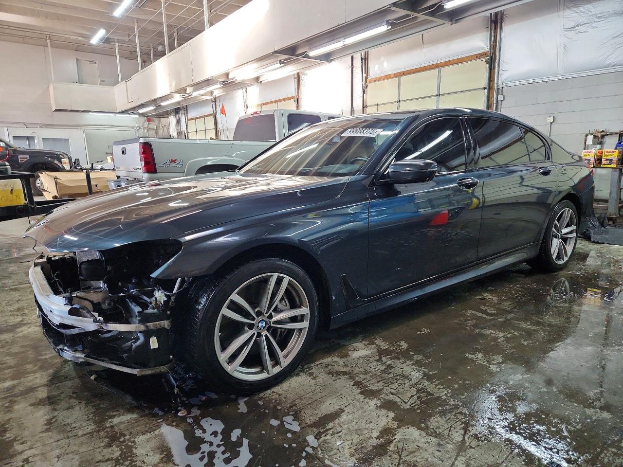 BMW 750 2017