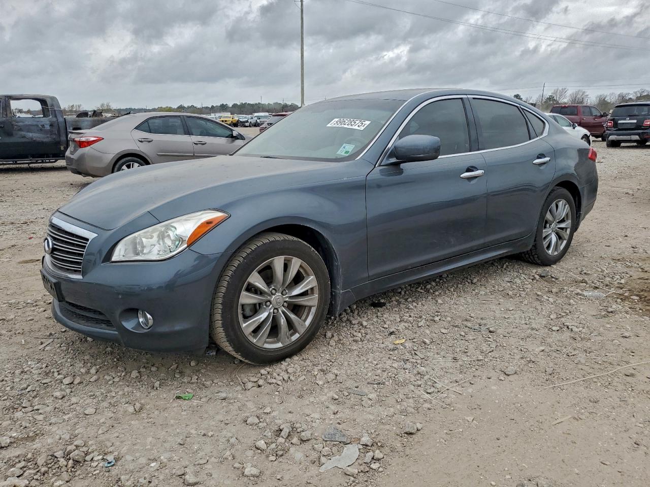 INFINITI M37 2012