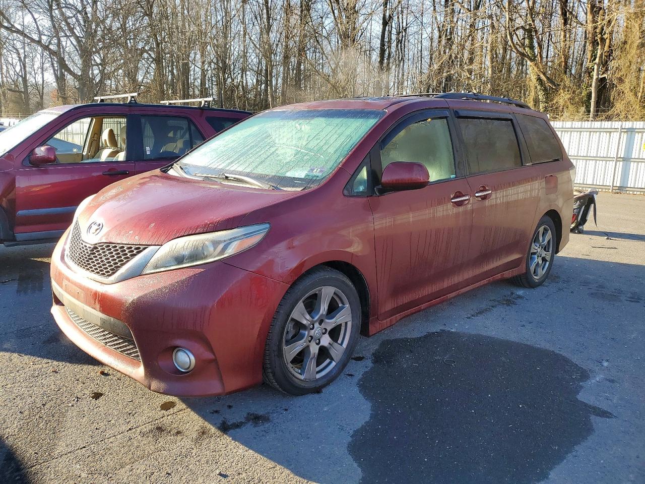 TOYOTA SIENNA SE 2017