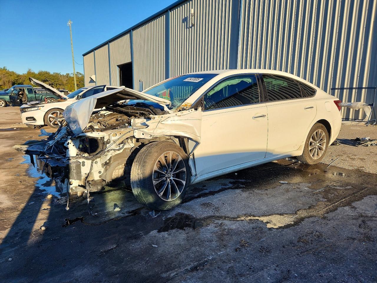 TOYOTA AVALON 2016