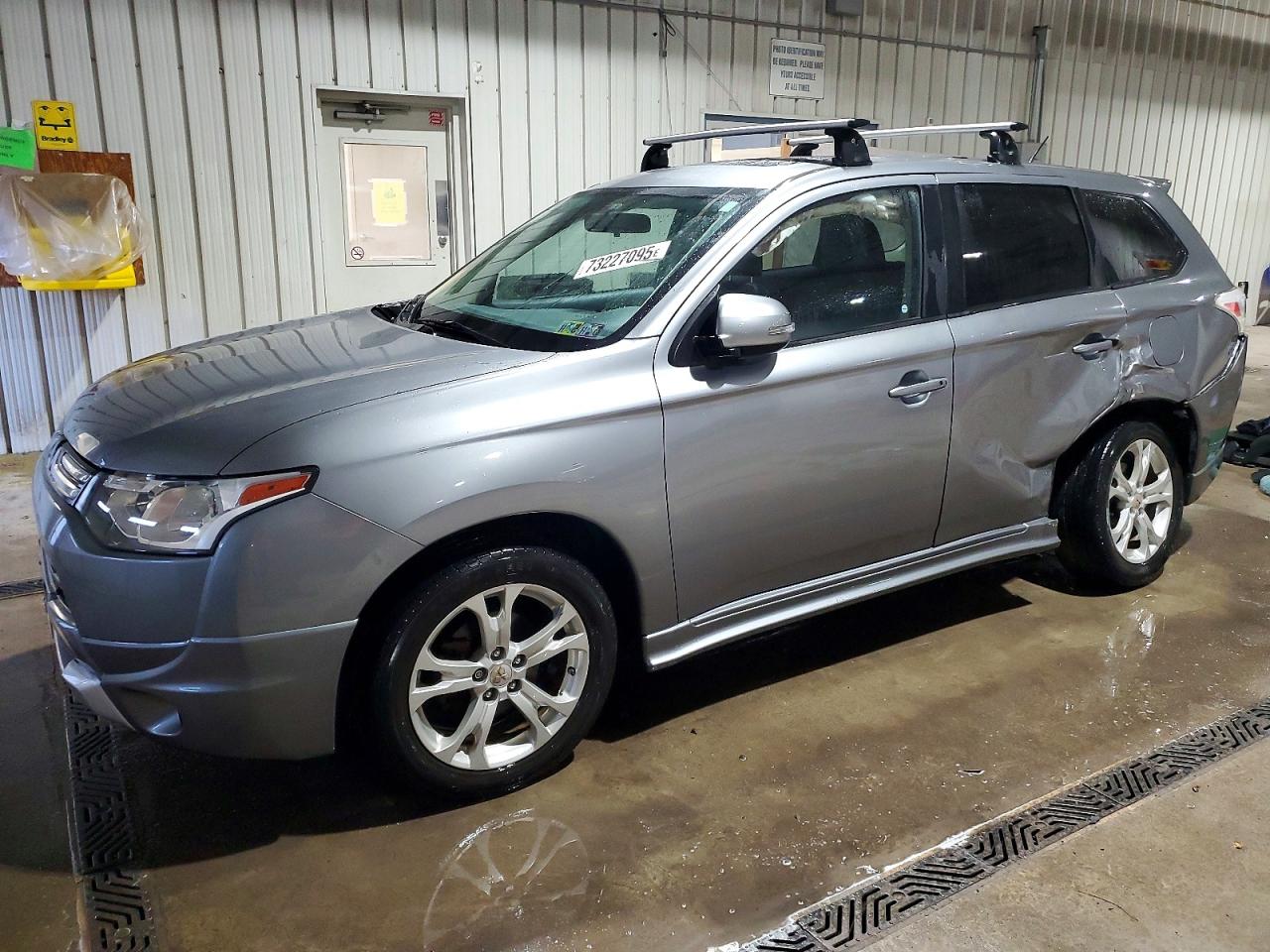MITSUBISHI OUTLANDER 2014