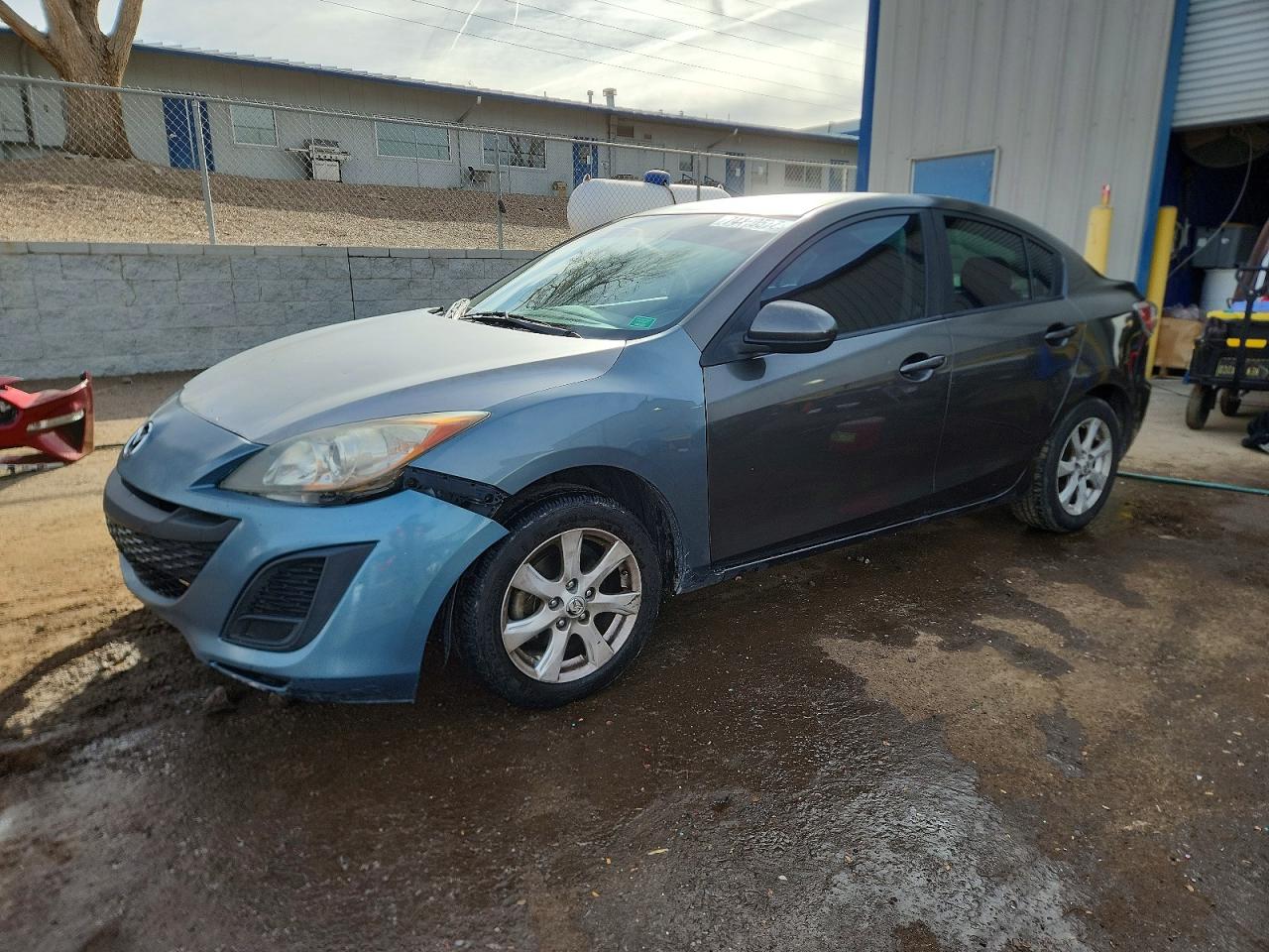 MAZDA 3 2010