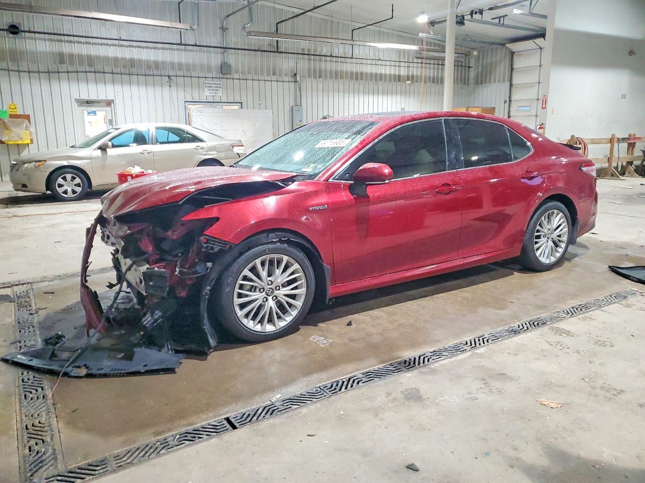 TOYOTA CAMRY HYBRID 2019