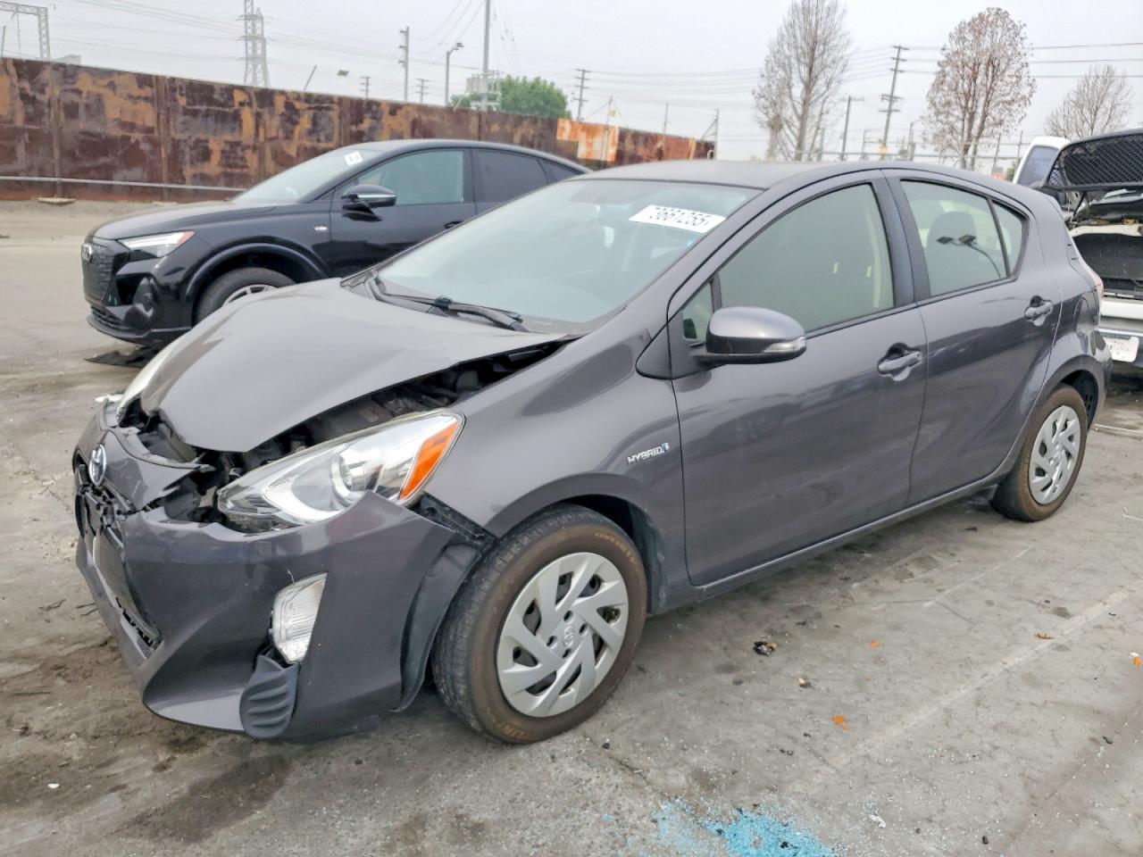 TOYOTA PRIUS C 2016