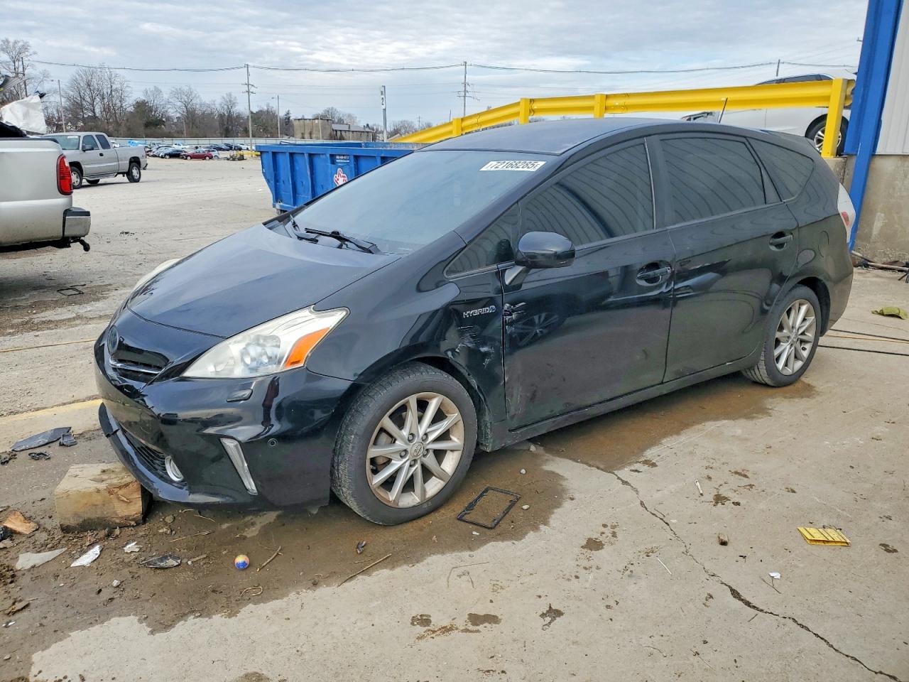 TOYOTA PRIUS V 2012