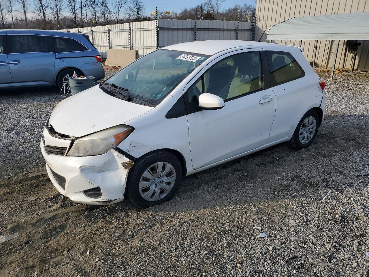 TOYOTA YARIS 2012