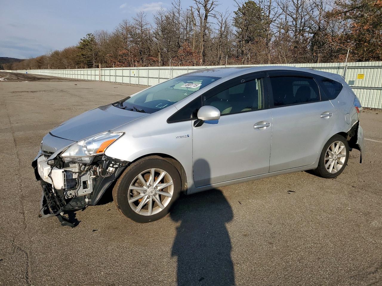 TOYOTA PRIUS V 2013
