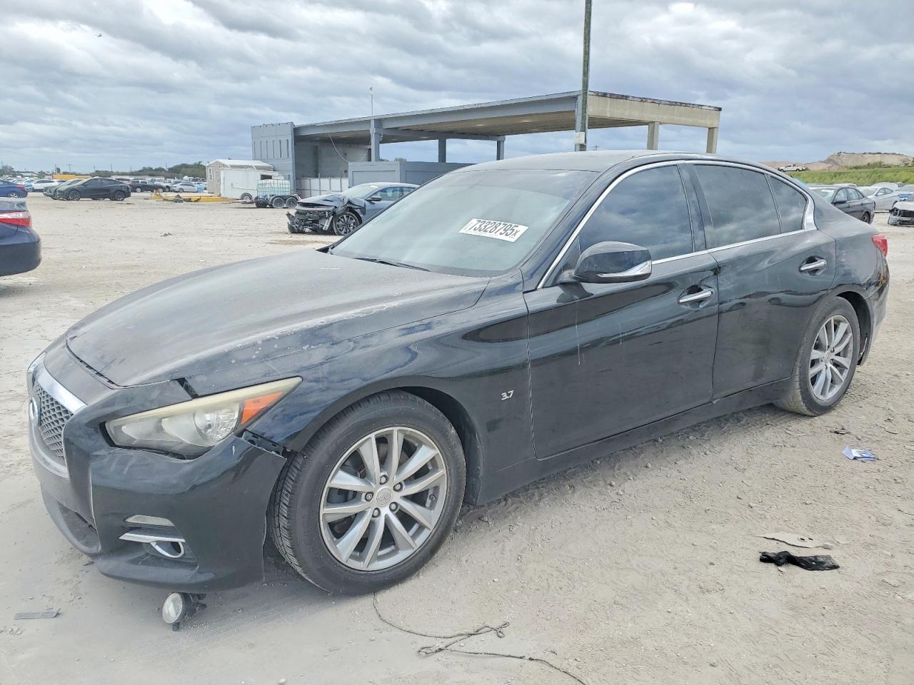 INFINITI Q50 2015