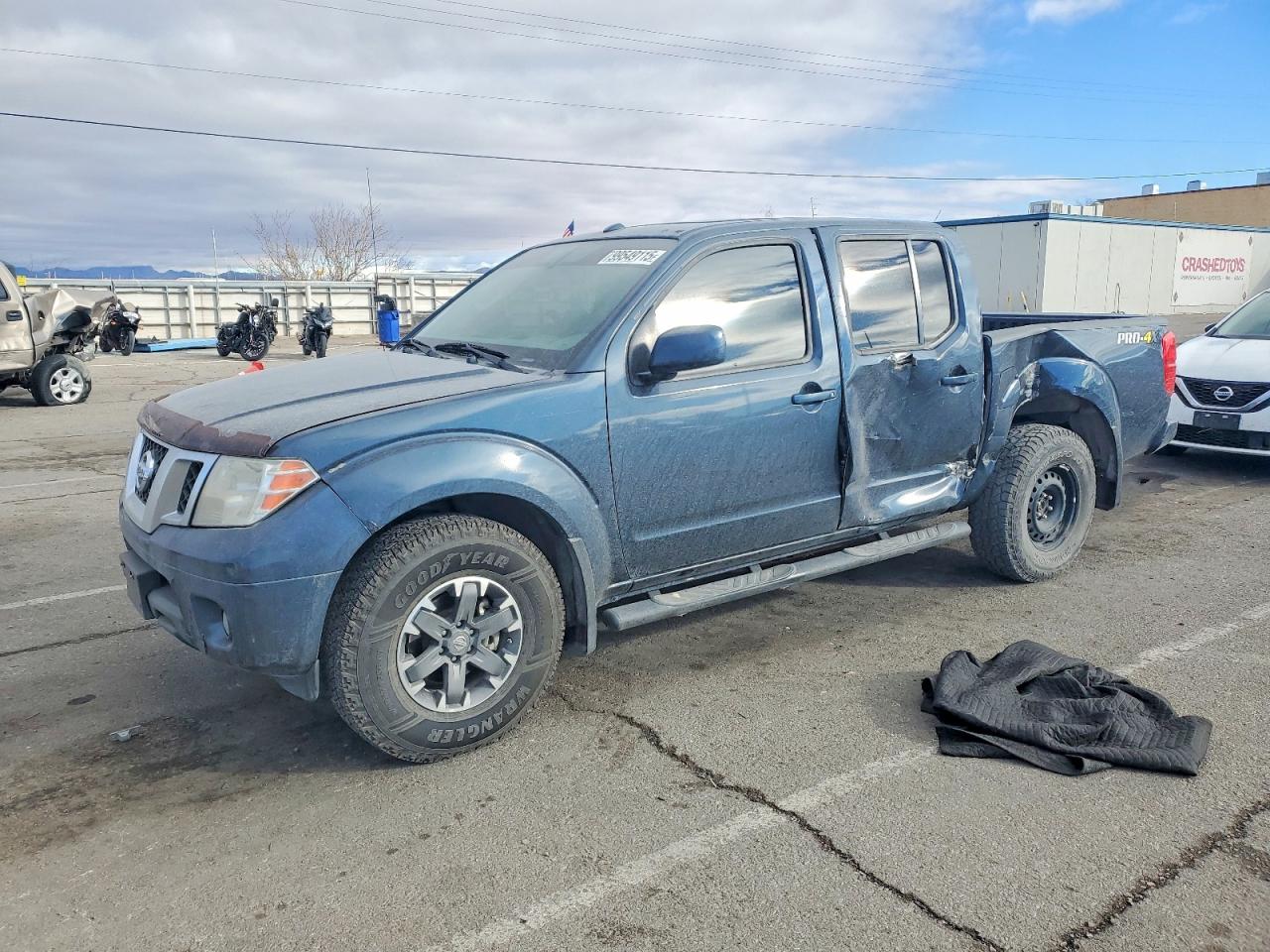 NISSAN FRONTIER 2015