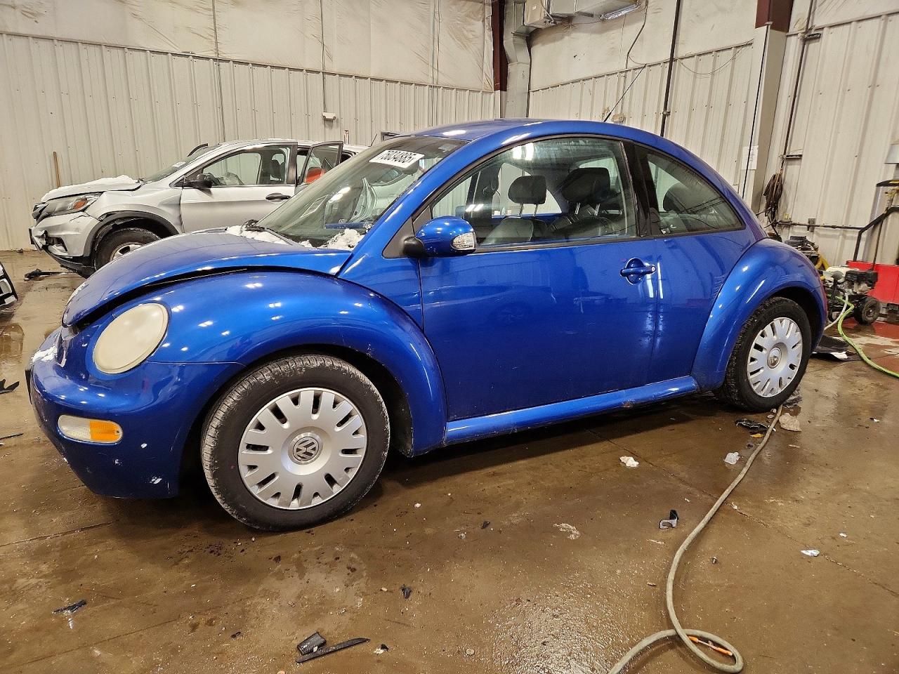 VOLKSWAGEN NEW BEETLE 2004