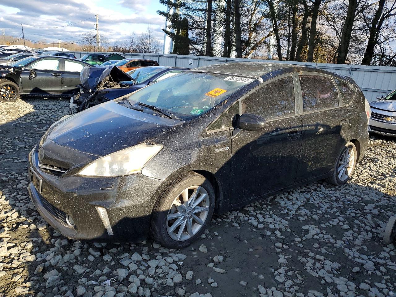 TOYOTA PRIUS V 2012