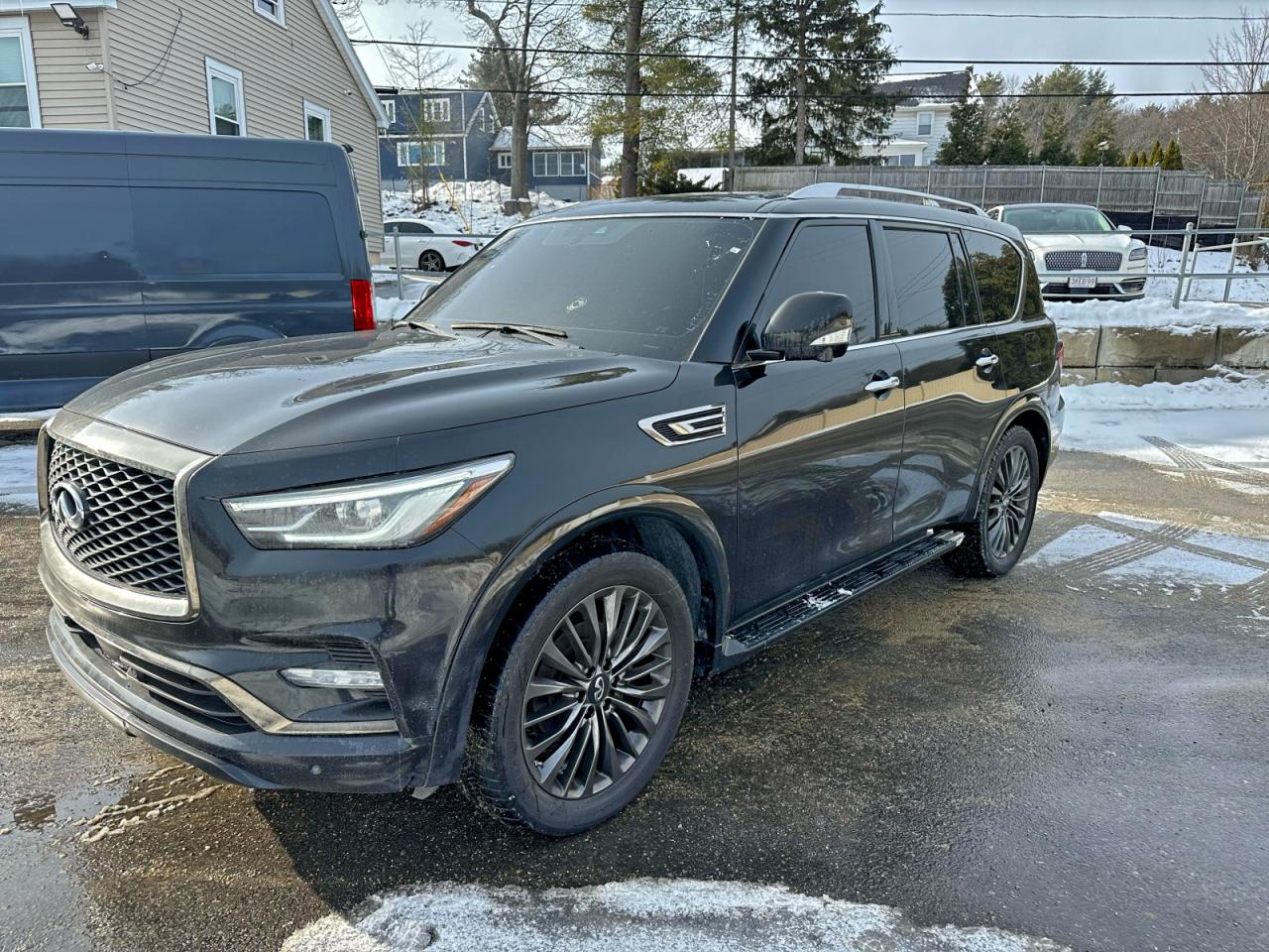 INFINITI QX80 2023