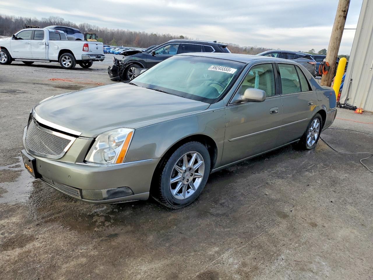 CADILLAC DTS 2011