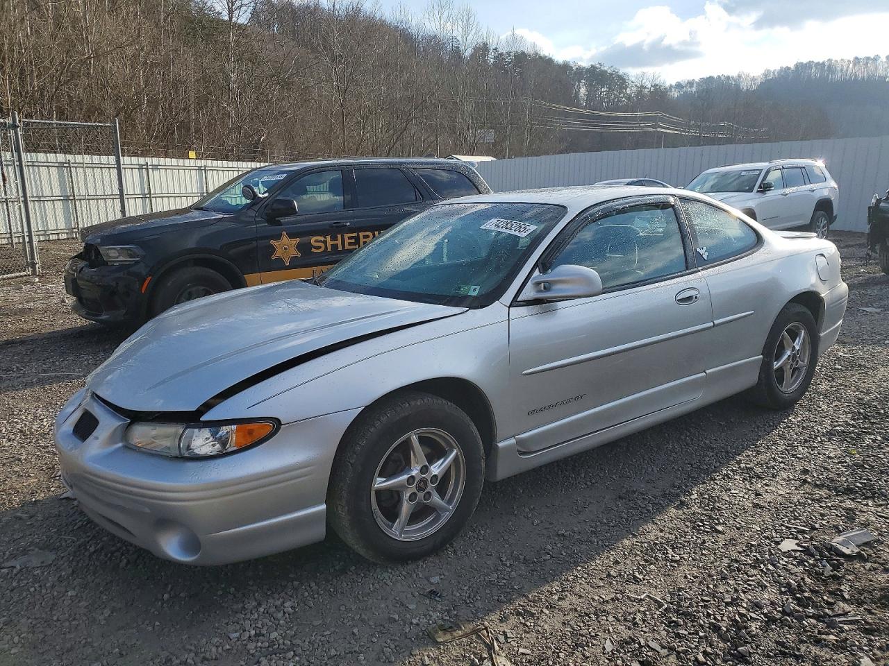 PONTIAC GRAND PRIX 2001