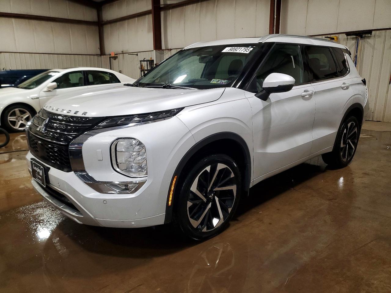 MITSUBISHI OUTLANDER 2023