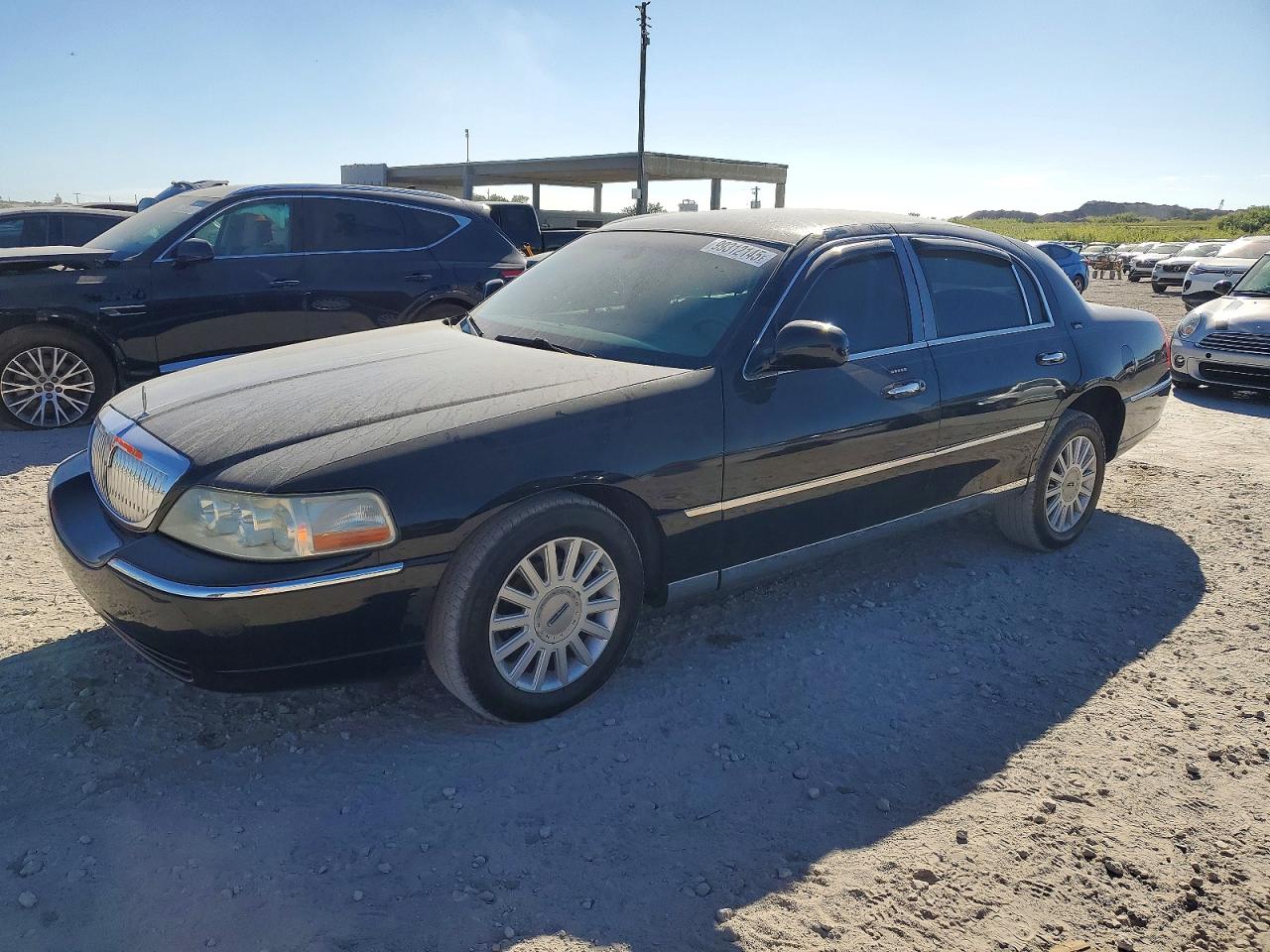 LINCOLN TOWN CAR S 2005