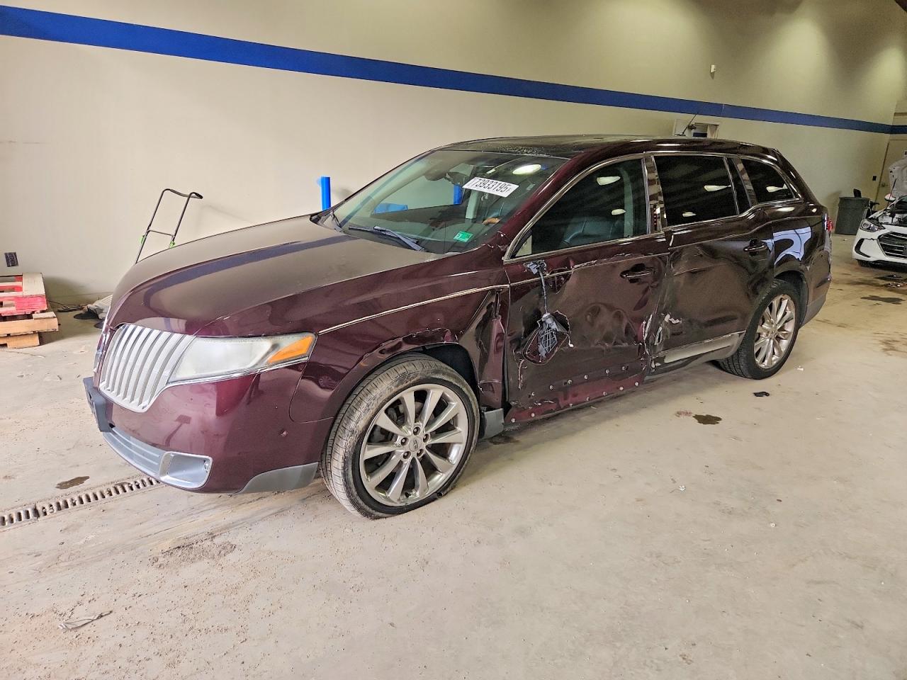LINCOLN MKT 2011