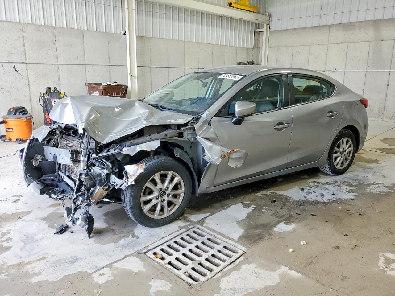 MAZDA 3 2016