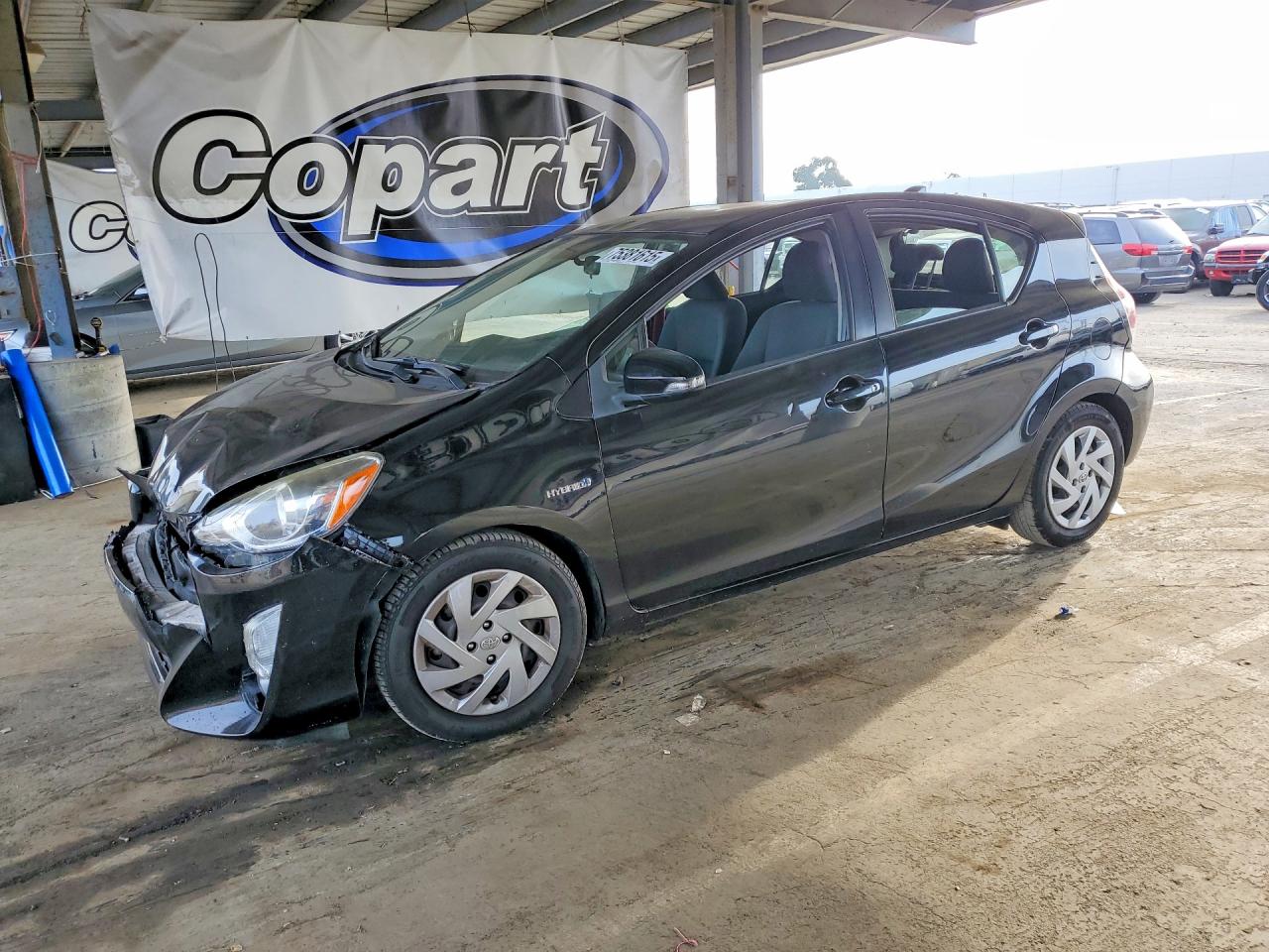 TOYOTA PRIUS C 2015