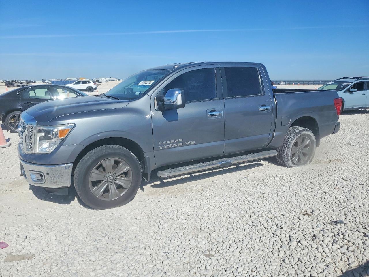 NISSAN TITAN 2018