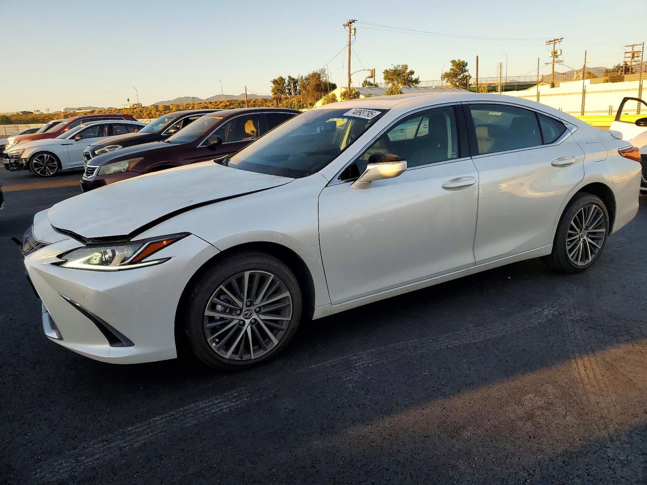 LEXUS ES 2025