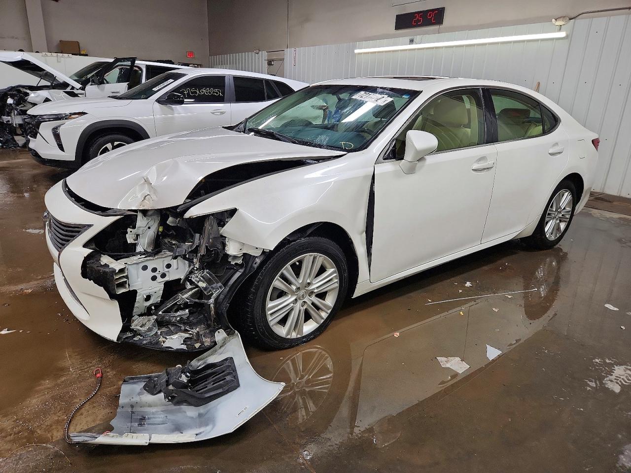 LEXUS ES 2015