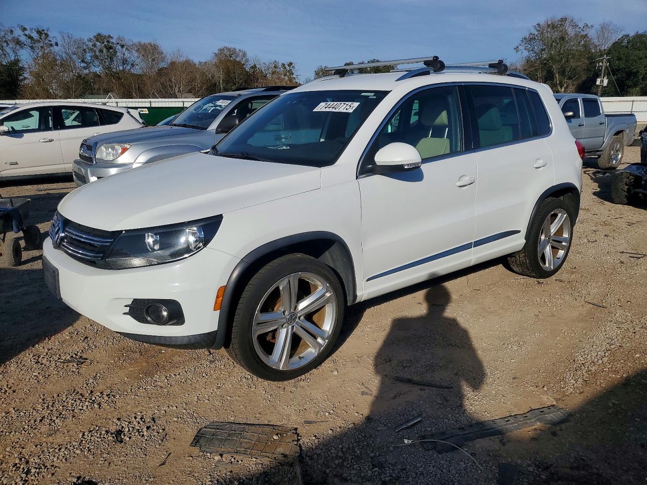 VOLKSWAGEN TIGUAN 2016