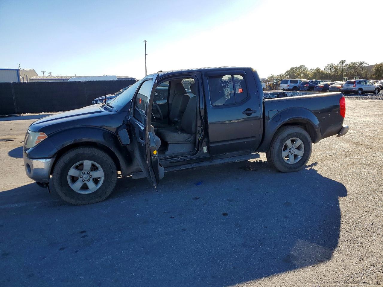 NISSAN FRONTIER S 2011