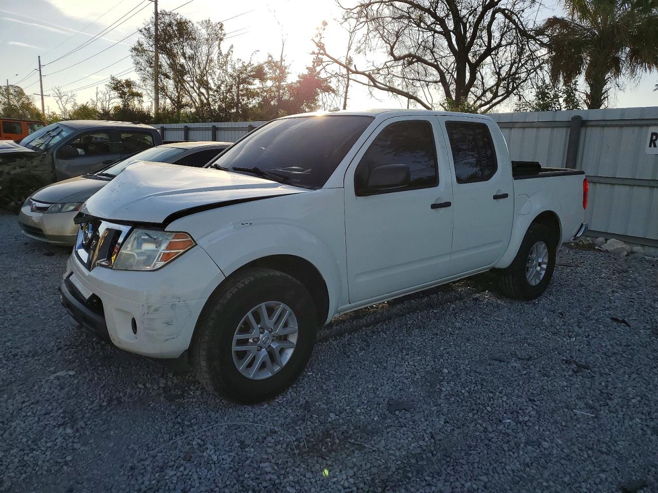 NISSAN FRONTIER 2016