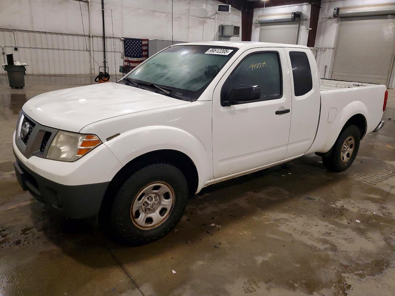 NISSAN FRONTIER 2014
