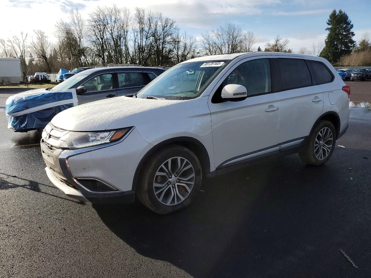 MITSUBISHI OUTLANDER 2017