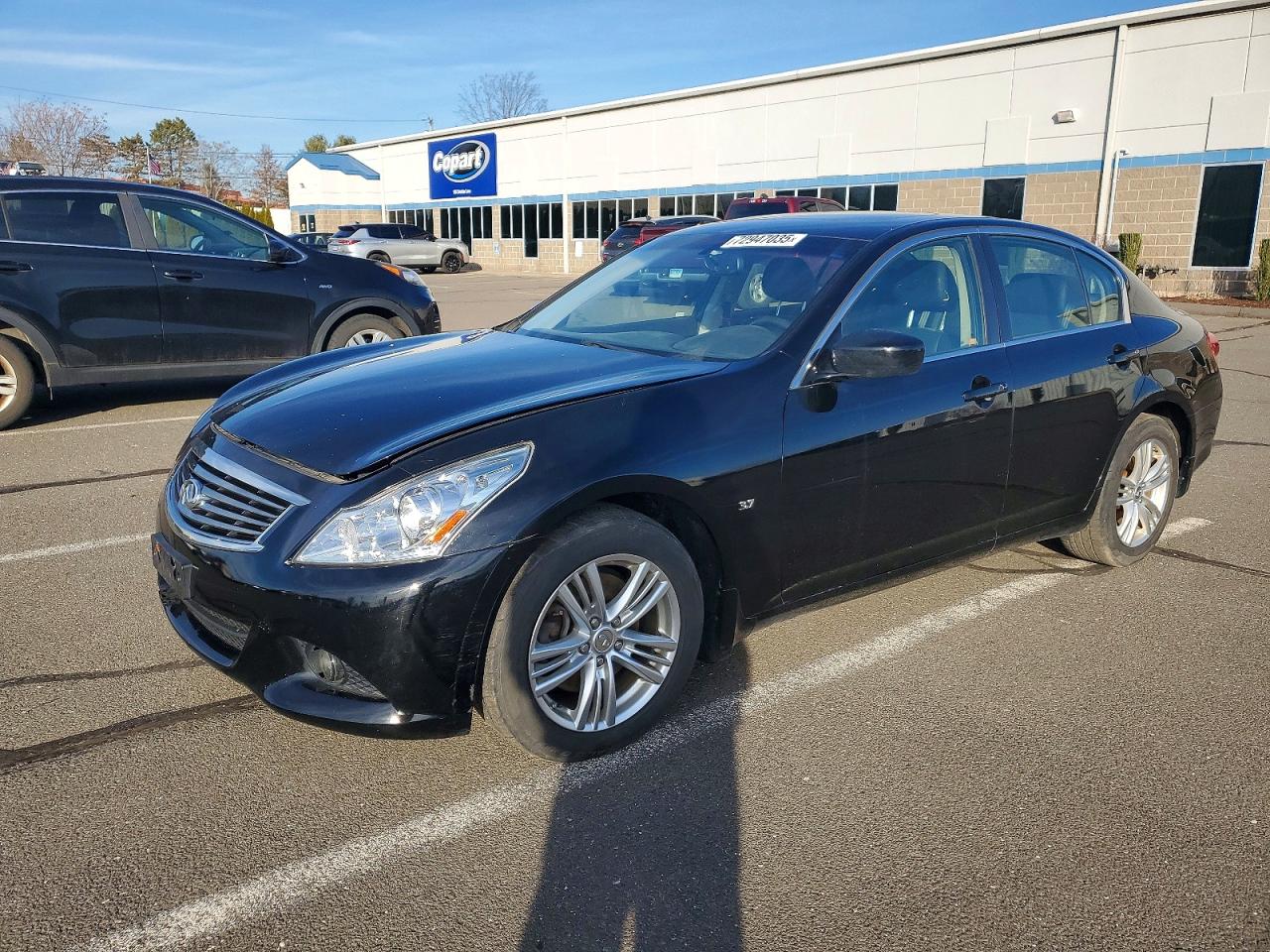 INFINITI Q40 2015