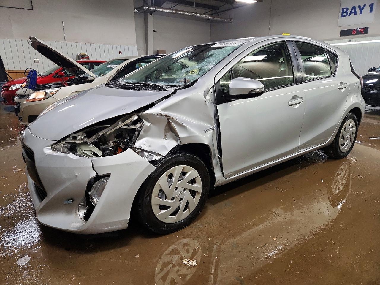 TOYOTA PRIUS C 2016