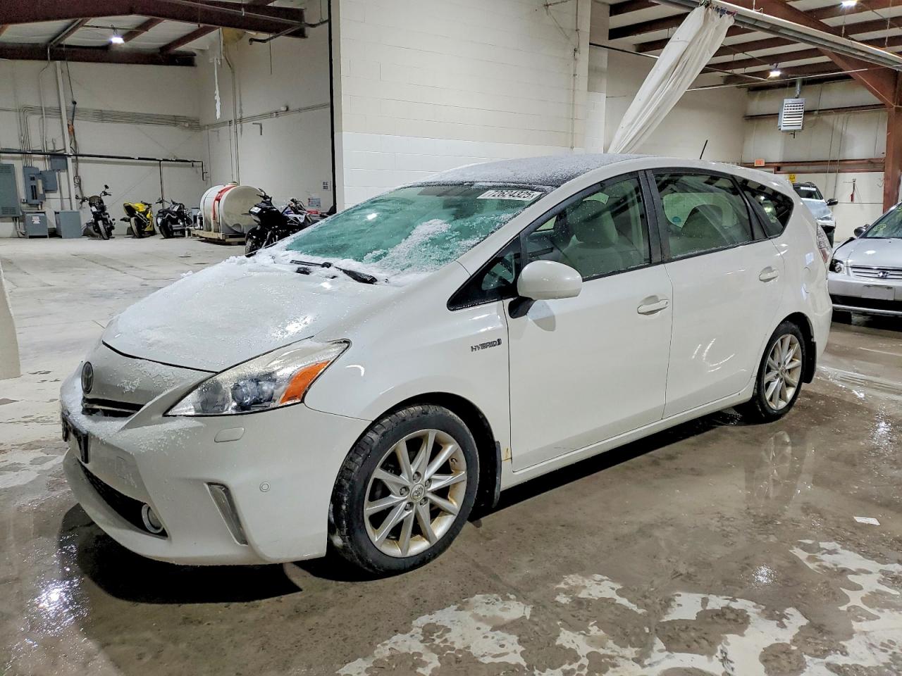 TOYOTA PRIUS V 2012