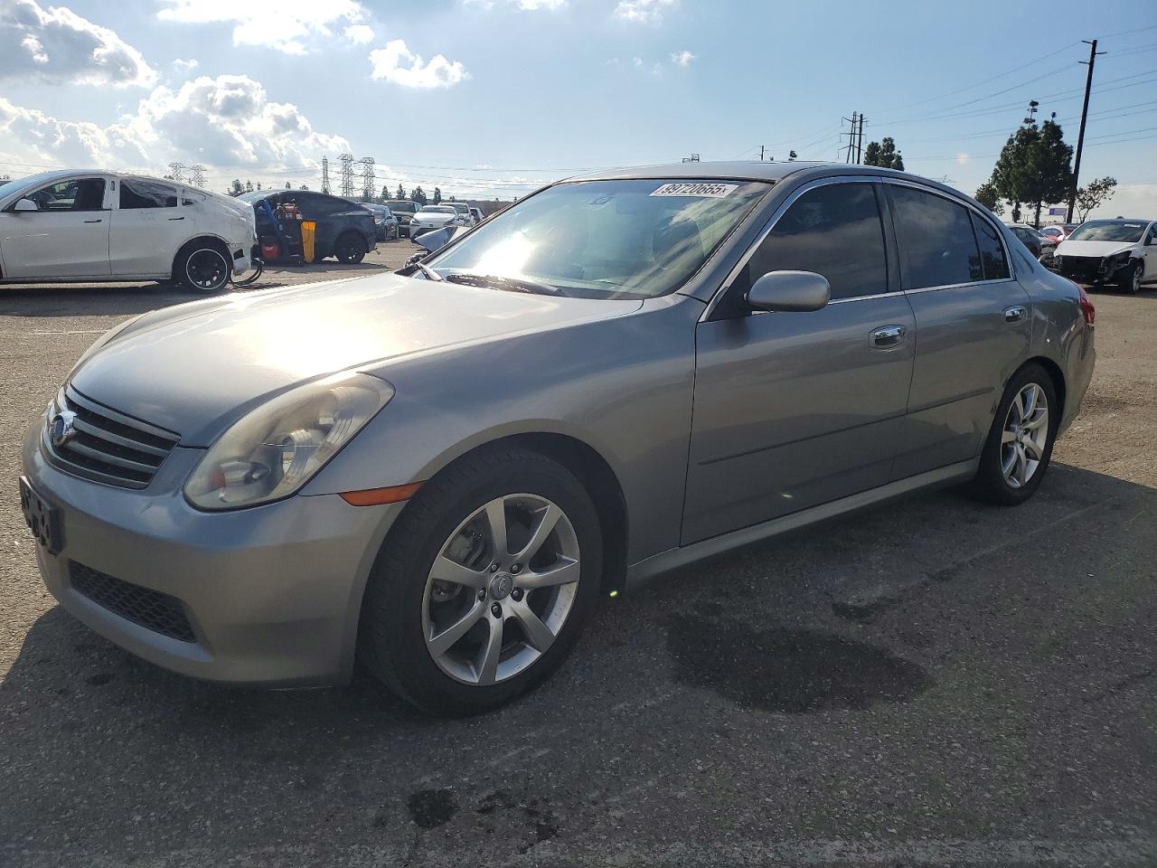 INFINITI G35 2005
