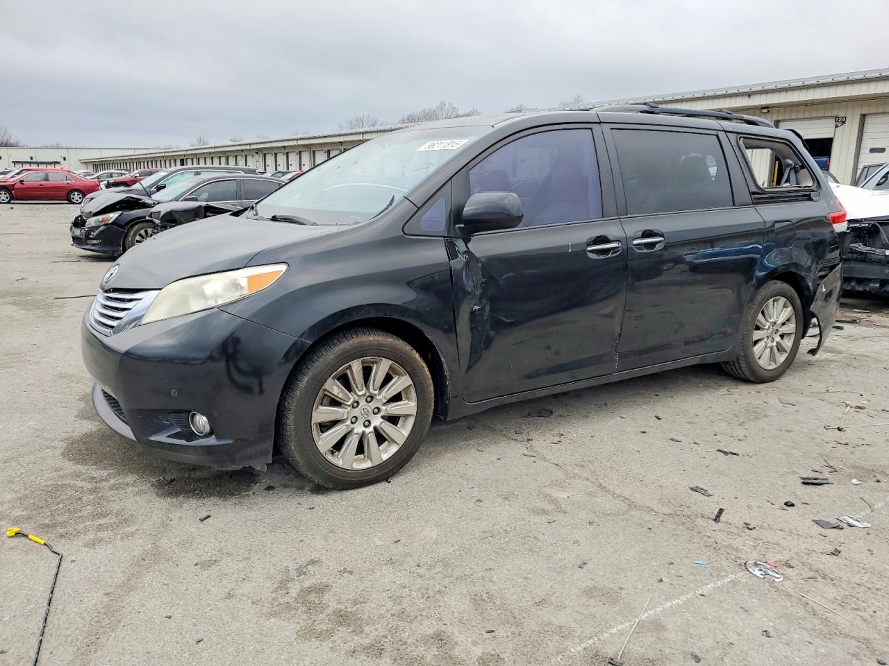 TOYOTA SIENNA 2011