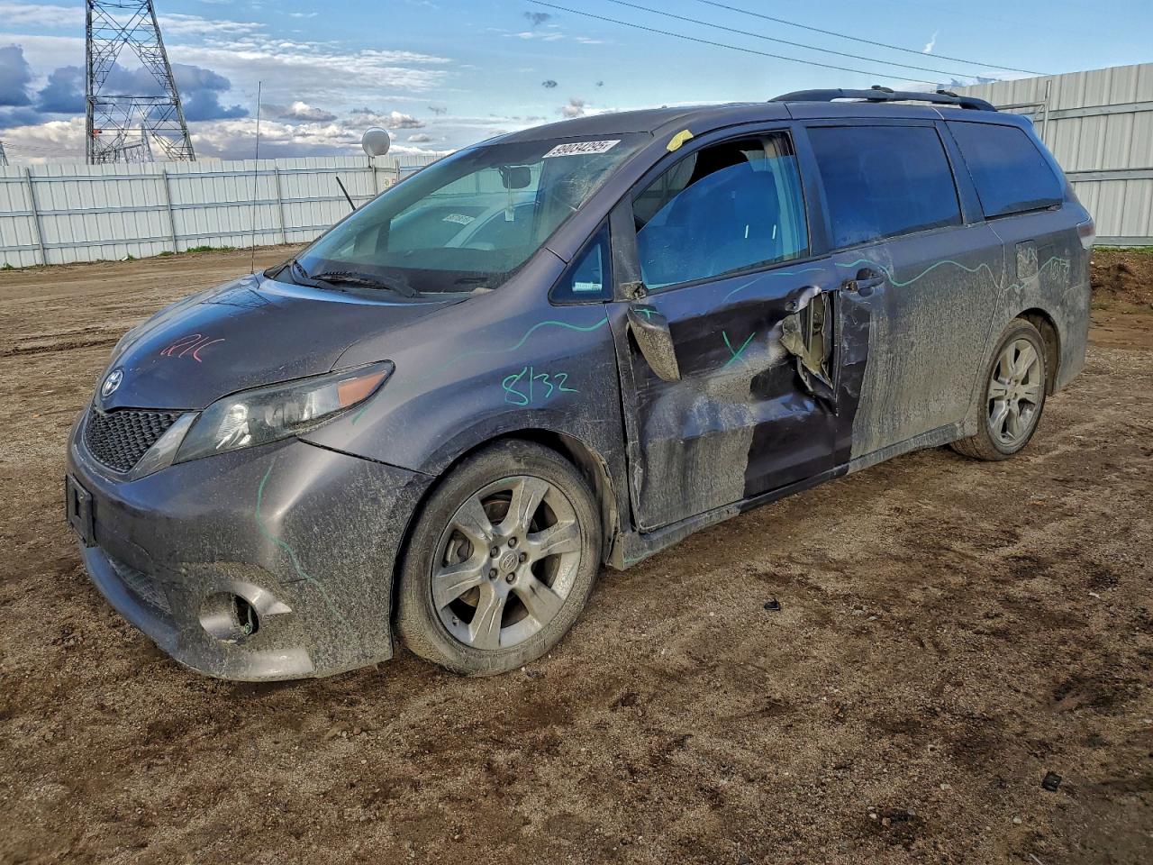 TOYOTA SIENNA SPO 2012